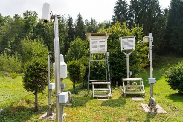 Automatic weather station with multiple meteorological sensors for collecting environmental measurements
